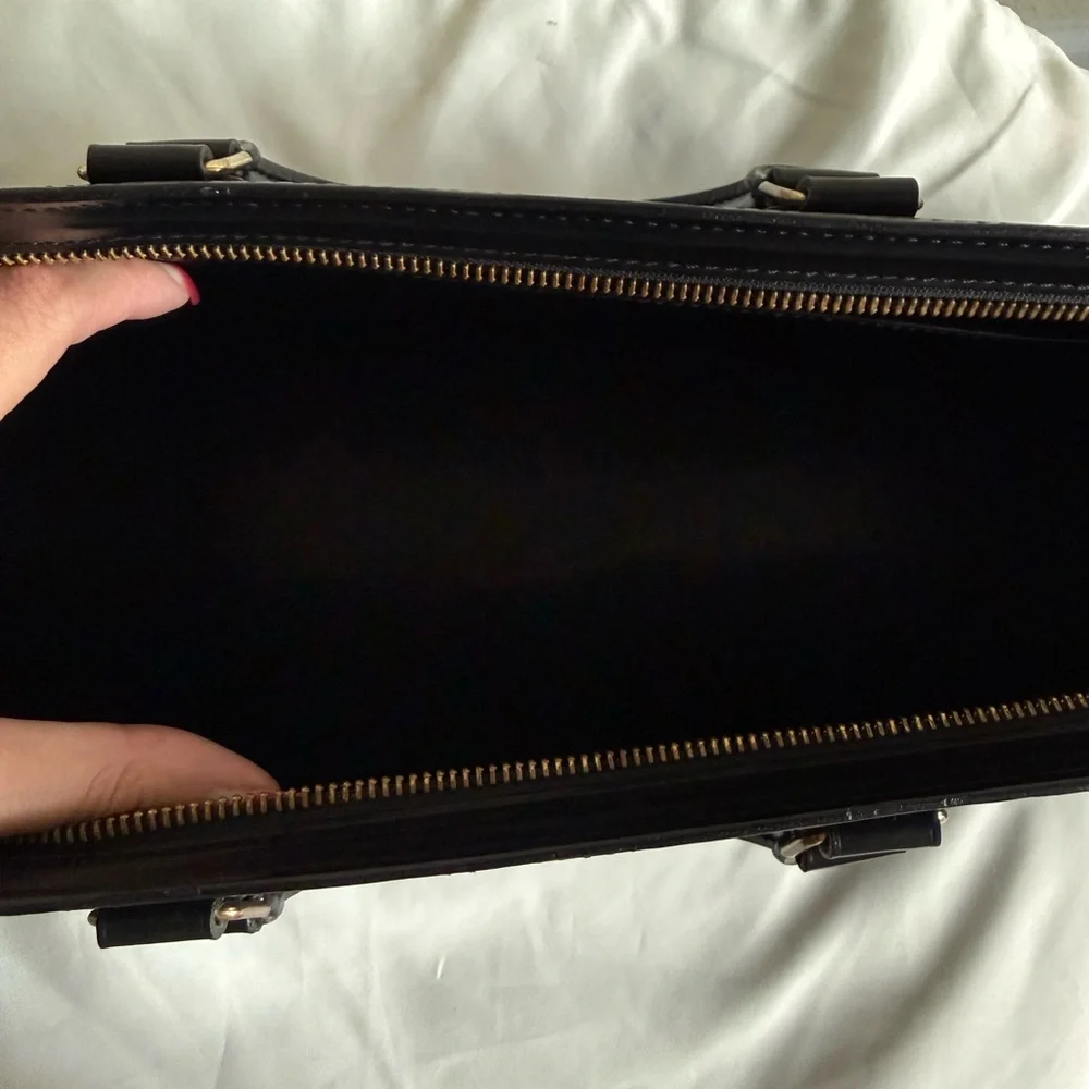 louis vuitton epi sac triangle. - Picture 9 of 13